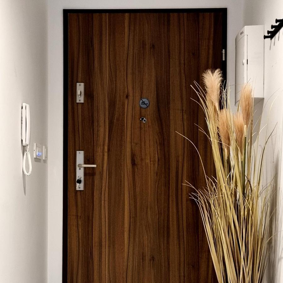 לודז' Apple Apartments - Wroblewskiego Prywatne Miejsce Parkingowe מראה חיצוני תמונה