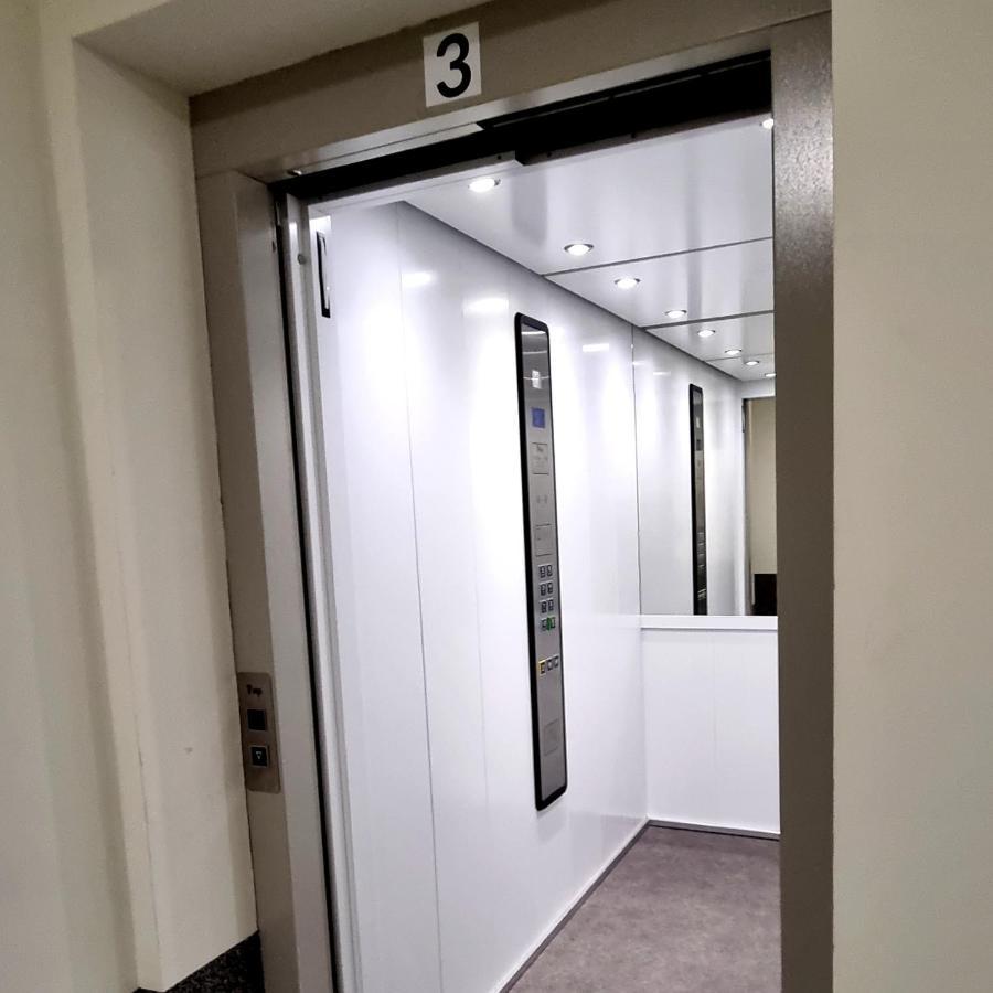 לודז' Apple Apartments - Wroblewskiego Prywatne Miejsce Parkingowe מראה חיצוני תמונה