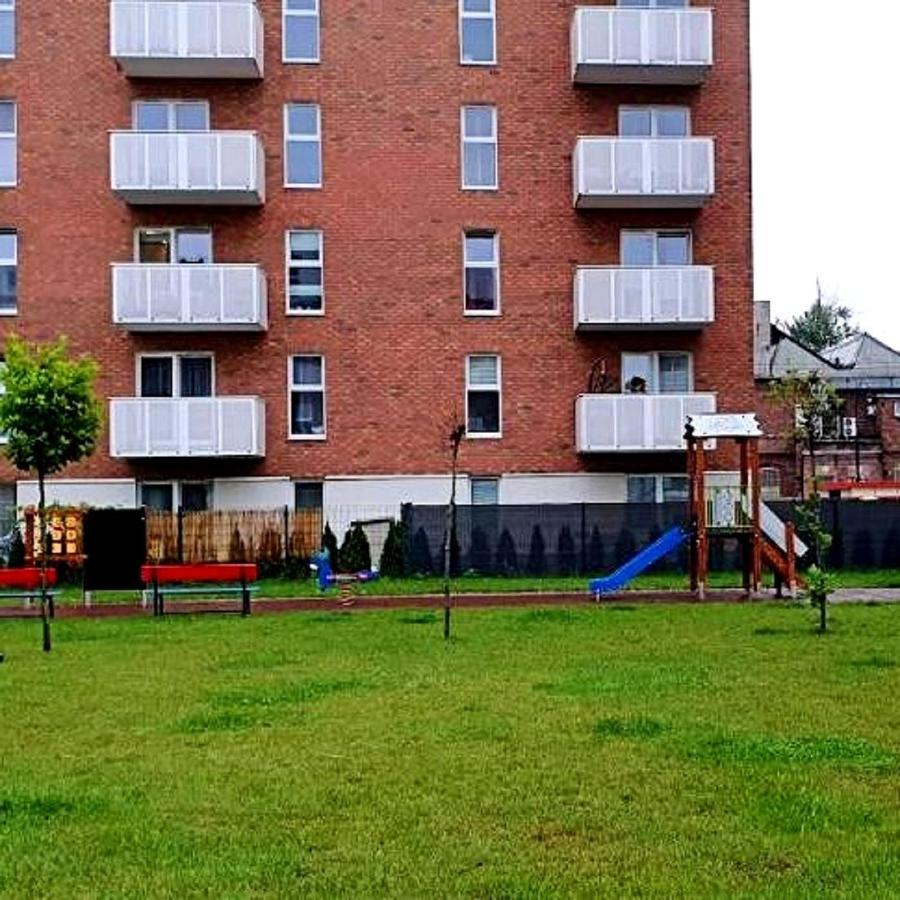 לודז' Apple Apartments - Wroblewskiego Prywatne Miejsce Parkingowe מראה חיצוני תמונה