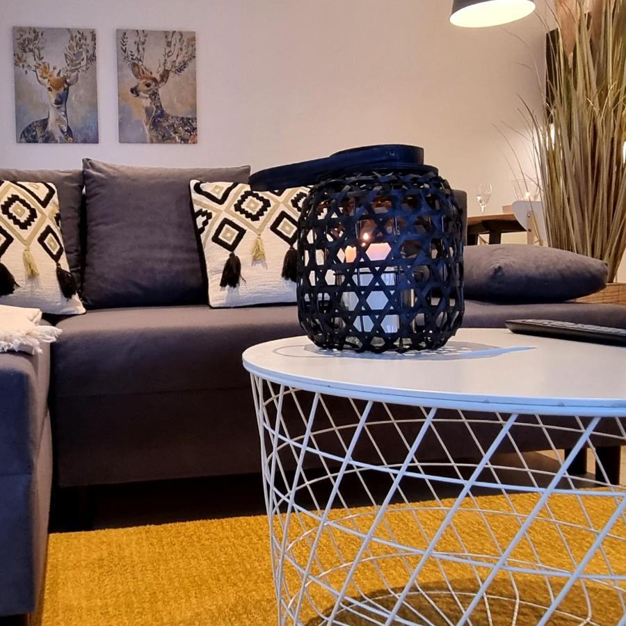 לודז' Apple Apartments - Wroblewskiego Prywatne Miejsce Parkingowe מראה חיצוני תמונה