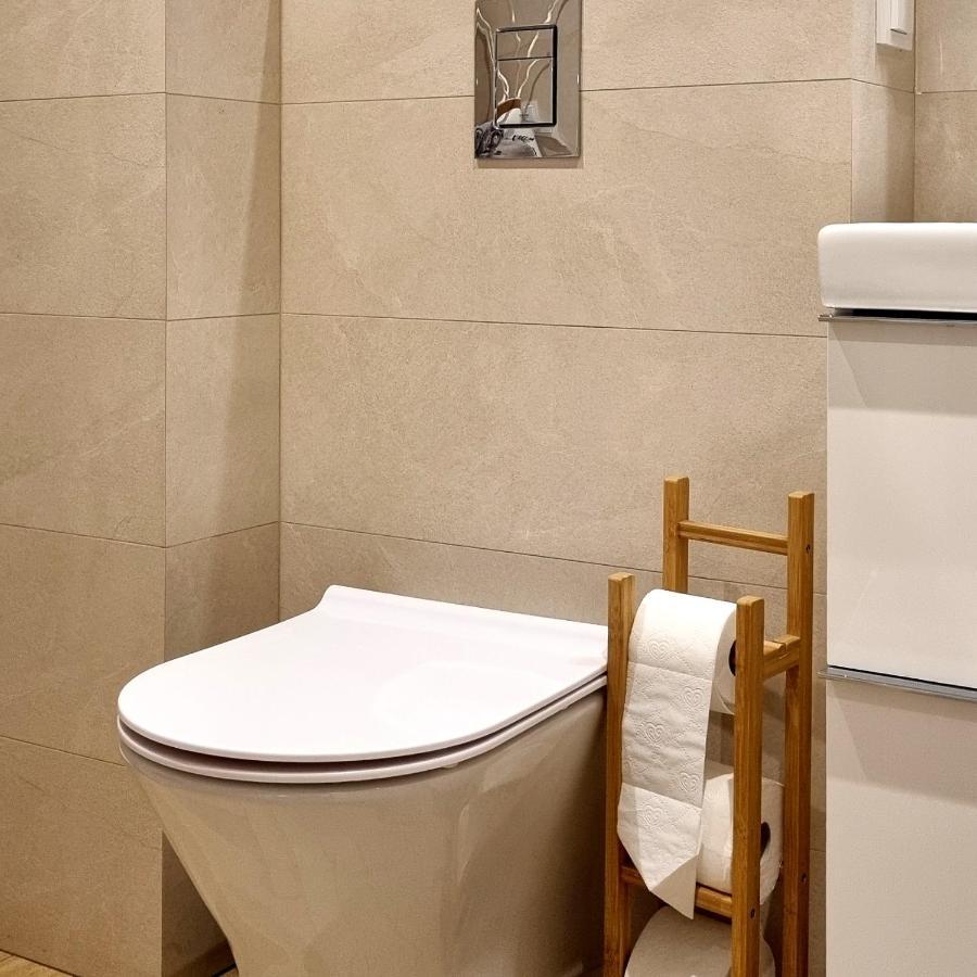 לודז' Apple Apartments - Wroblewskiego Prywatne Miejsce Parkingowe מראה חיצוני תמונה