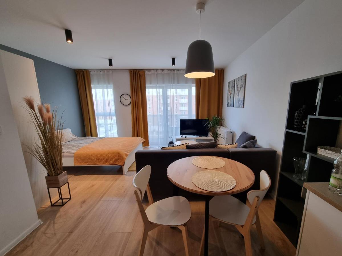 לודז' Apple Apartments - Wroblewskiego Prywatne Miejsce Parkingowe מראה חיצוני תמונה