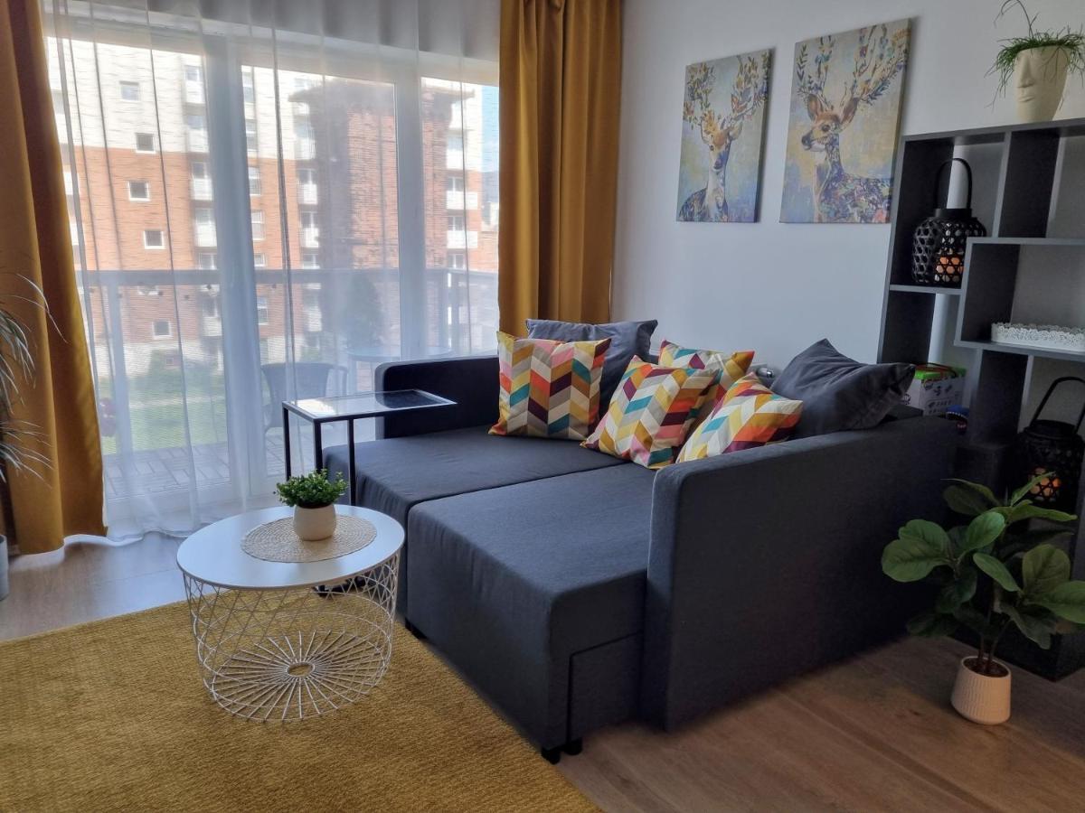 לודז' Apple Apartments - Wroblewskiego Prywatne Miejsce Parkingowe מראה חיצוני תמונה